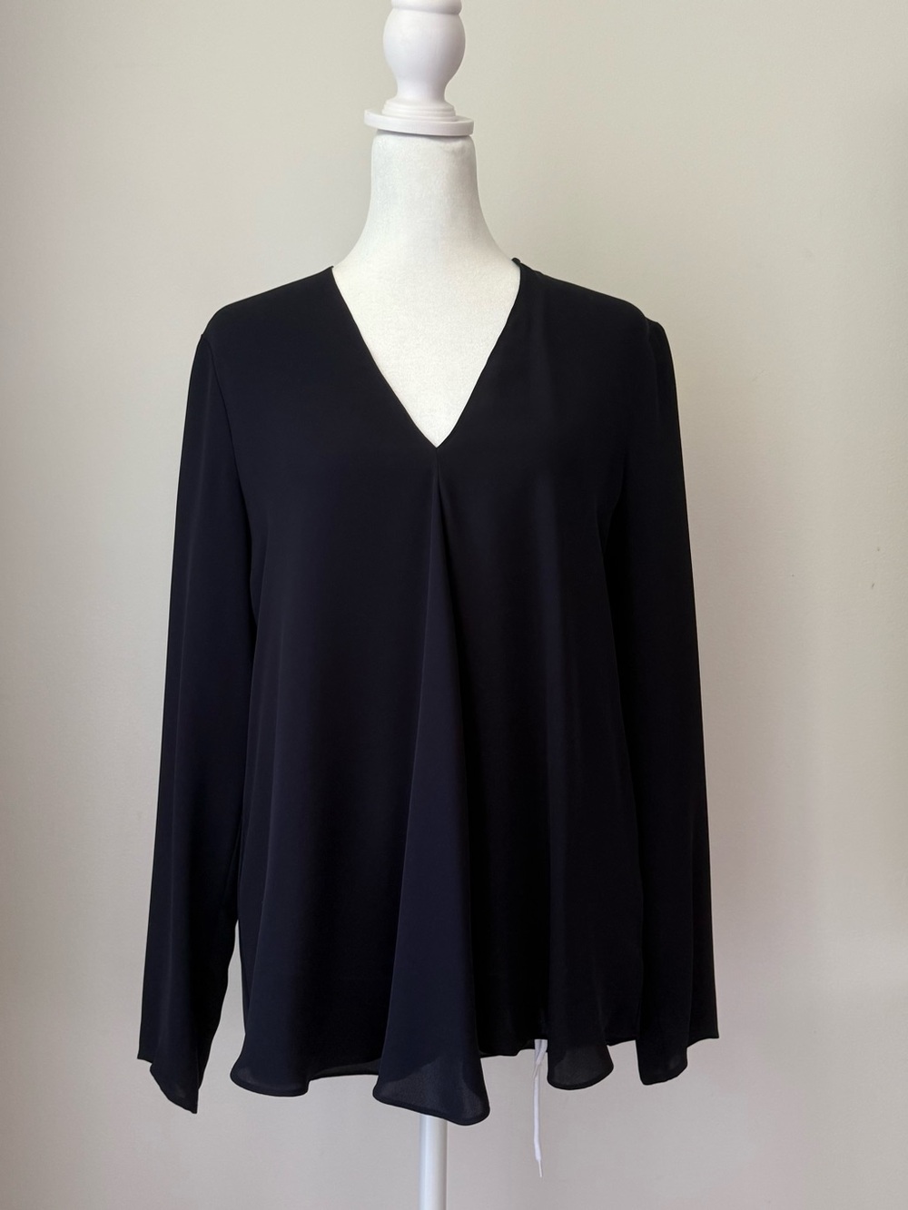Theory Women’s Silk Blouse Size S Navy Blue V-Neck Long Sleeve